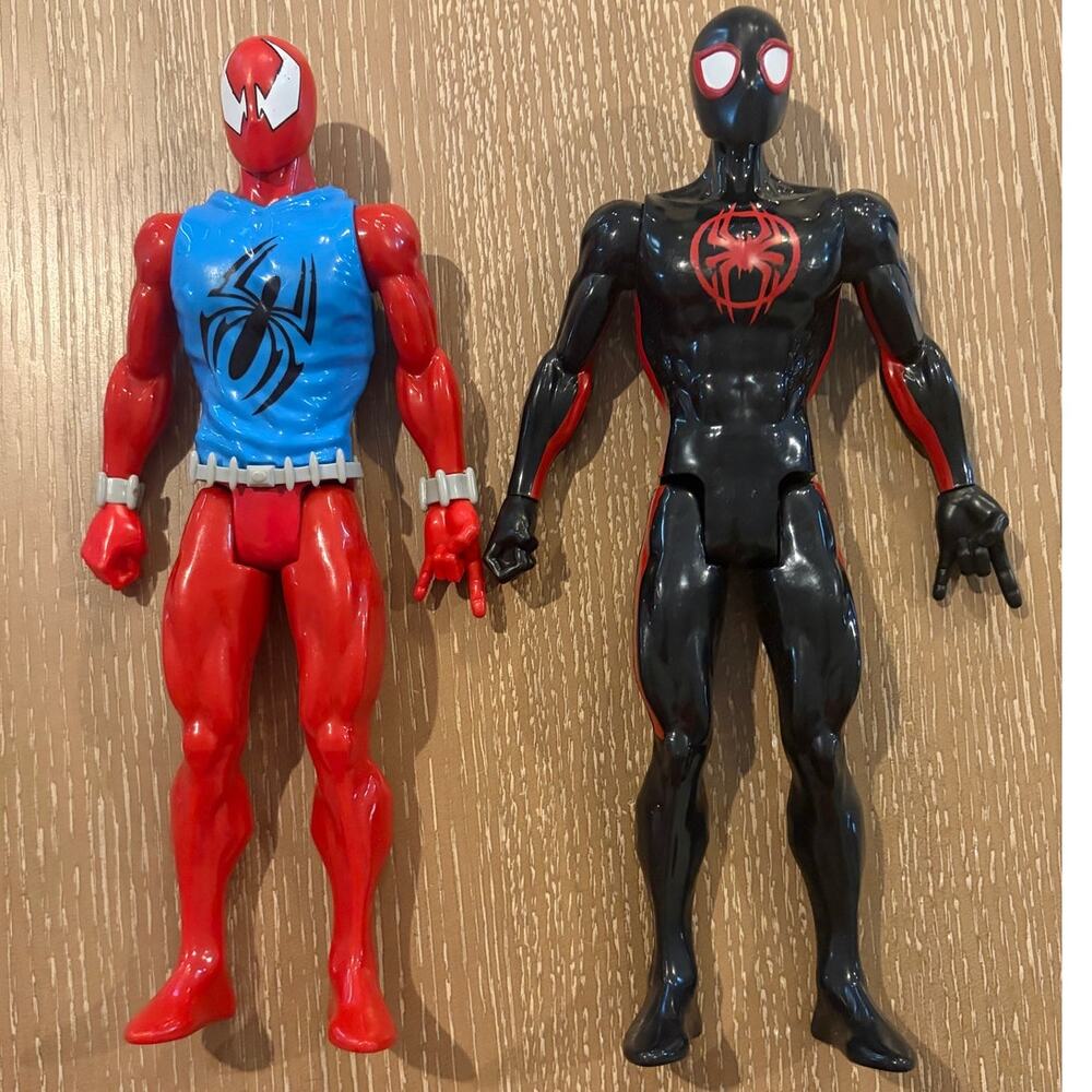 Marvel Scarlet Spider‎ Spiderman Titan Miles Morales Hasbro 2018 - 12” and 2022